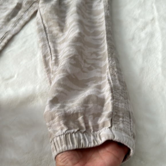 ATHLETA Cabo Linen Jogger - Picture 5 of 15